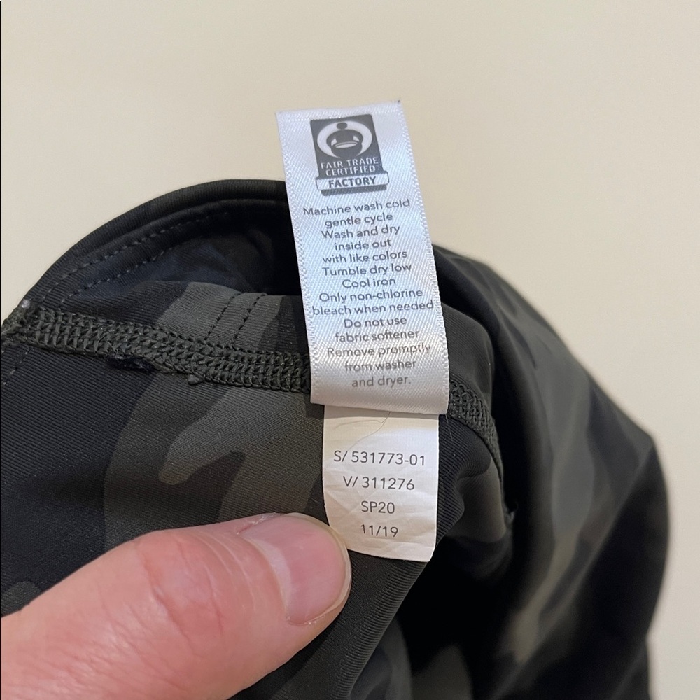 Athleta Ultimate 7/8 Tight Camo Print Leggings - Picture 10 of 11